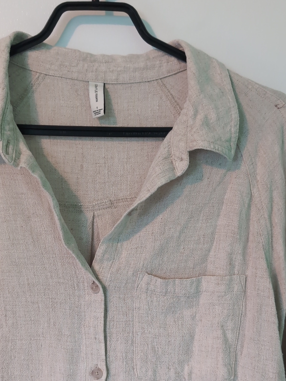 🍁Gentle Fawn Lightweight Beige Button-Up Shirt - Picture 2 of 5